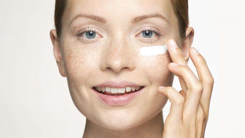 5 روش آسان برای داشتن پوست درخشان با محصولات سیمپل